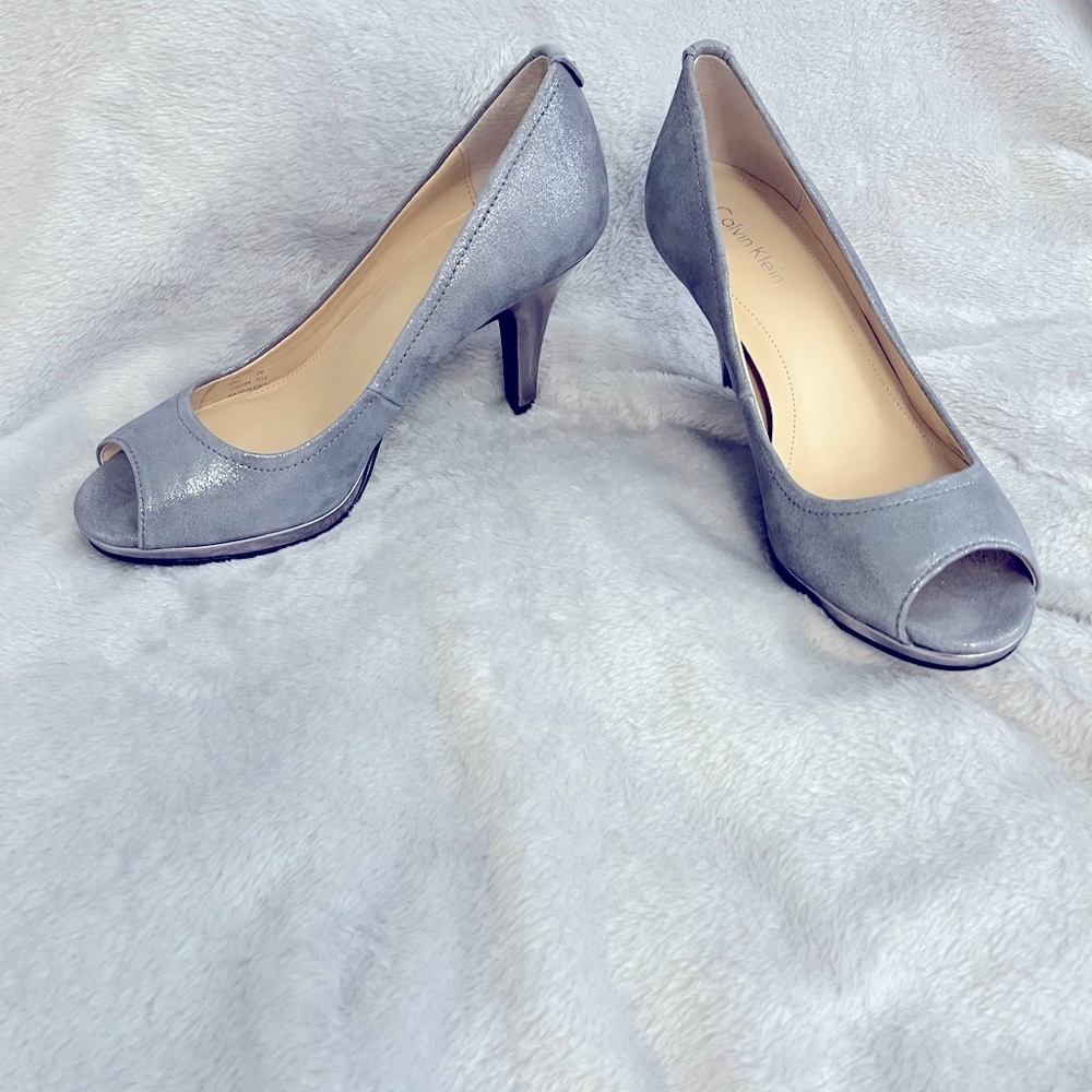Nearly new Calvin Klein Kail peep toe pump